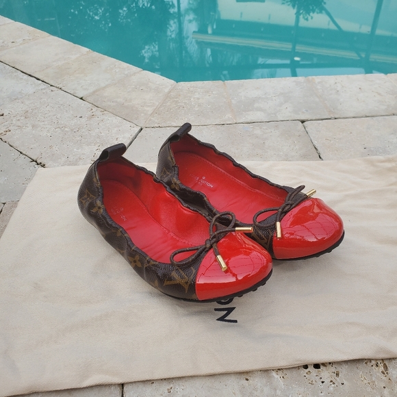 Louis Vuitton Shoes - Louis Vuitton flirty ballerina flats size 7.5
